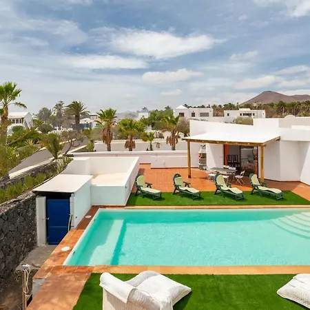Lanza Vila *