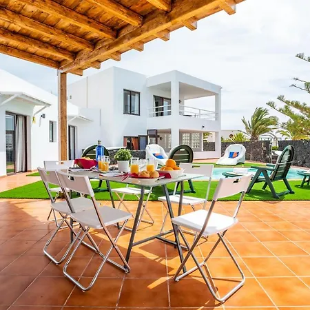 Lanza Villa Costa Teguise